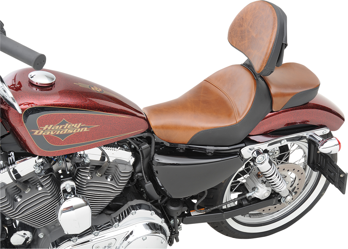 Bill's Exhausts SADDLEMEN Lariat Seat for 4.5-gallon tank, XL size, showcasing the padded, contoured motorcycle seat with detailed stitching.