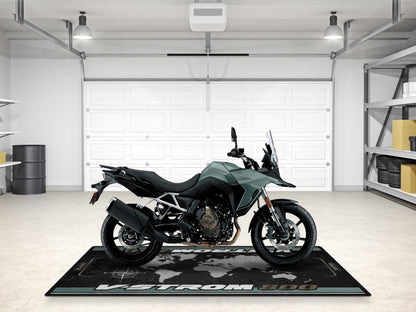 Designed Pit Mat for Suzuki V-STROM 800 Motorcycle - MM7375 - Howling Moto