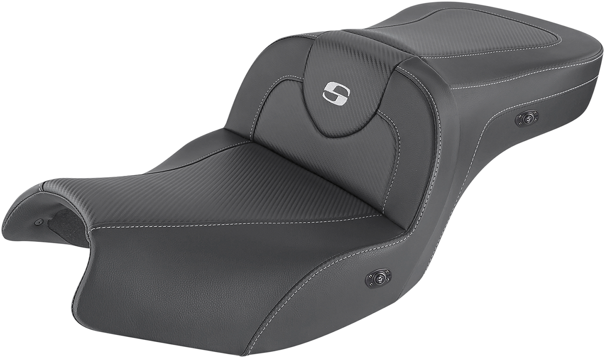 Bill's Exhausts SADDLEMEN heated Roadsofa seat in black with carbon fiber finish, without backrest, designed for Indian I20-06-185HCT.