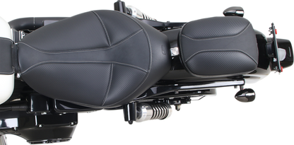 SADDLEMEN Dominator Pad seat with 7-inch width and black finish, designed for motorcycle comfort and style.