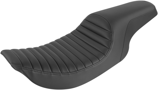 Bill's Exhausts SADDLEMEN Profiler Seat with Tuck and Roll design, featuring textured leather and detailed stitching.