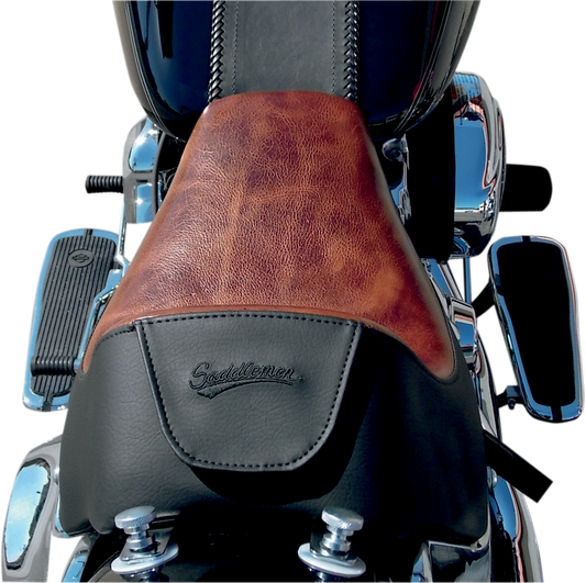 Bill's Exhausts SADDLEMEN Lariat Seat for FLSTN/C motorcycle, featuring sleek black design and comfortable seating.