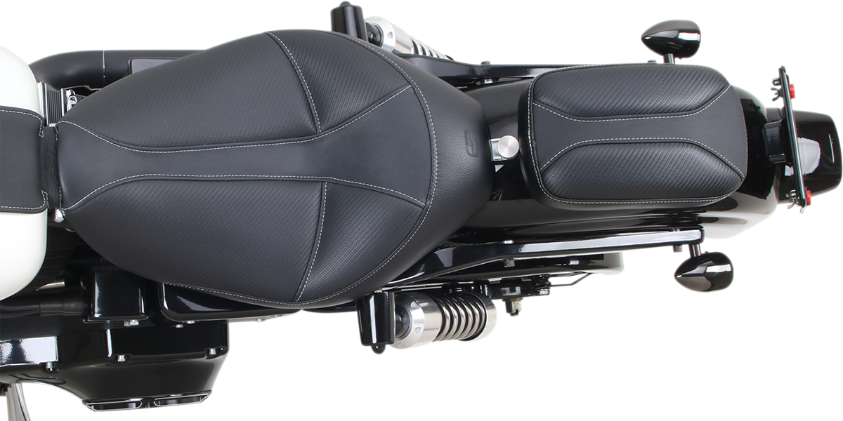 SADDLEMEN Dominator Pad seat for motorcycles, featuring a 6-inch design with durable padding and sleek black upholstery.