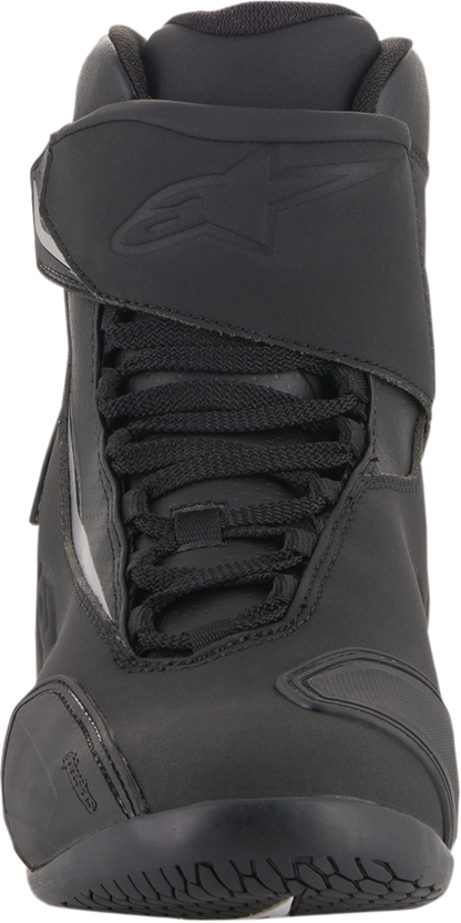 Black Alpinstars Fastback v2 shoes in US 11.5 with sleek design and sporty style, featuring the Alpinstars logo on the side.