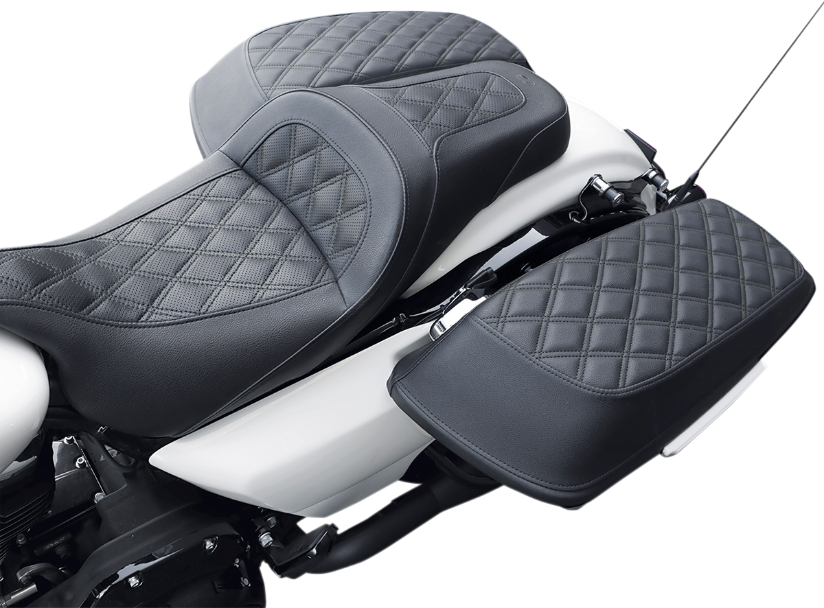 Bill's Exhausts SADDLEMEN Saddlebag Cover with lattice stitch design for Bagger L870-14-LS motorcycle seats.