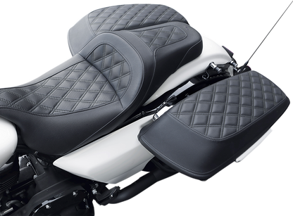 Bill's Exhausts SADDLEMEN Saddlebag Cover with lattice stitch design for Bagger L870-14-LS motorcycle seats.
