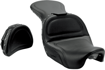 Bill's Exhausts SADDLEMEN Explorer Special Seat with backrest for Dyna motorcycles, showing the padded seat and back support.