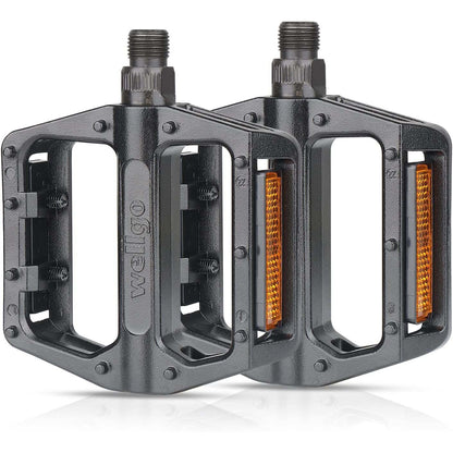 Hycline Wellgo bike pedals set with metal and plastic construction, suitable for bicycle riding and cycling accessories