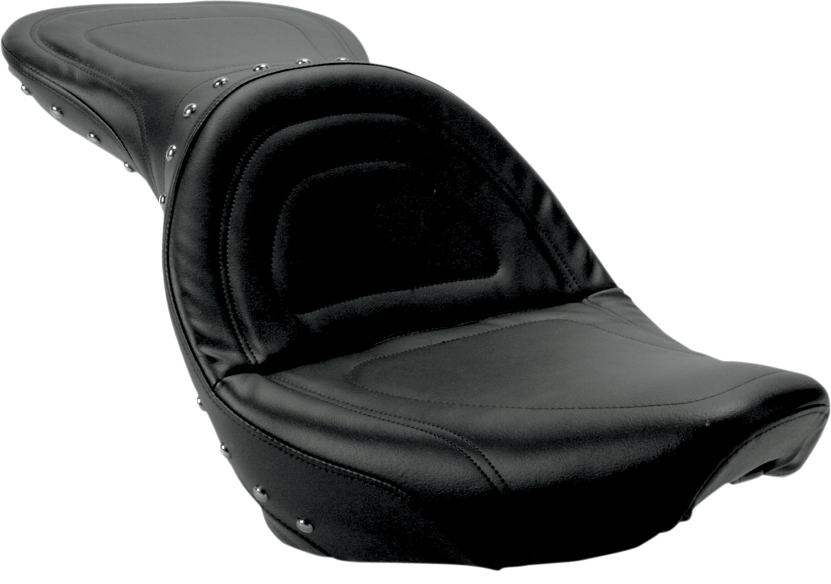SADDLEMEN Explorer Special Studded Seat for Softail motorcycle, featuring leather with studded detailing, designed for comfort and style
