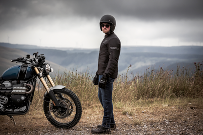 Alpinestars Gravity Drystar® black motorcycle jacket in 2XL with protective features and sleek design.