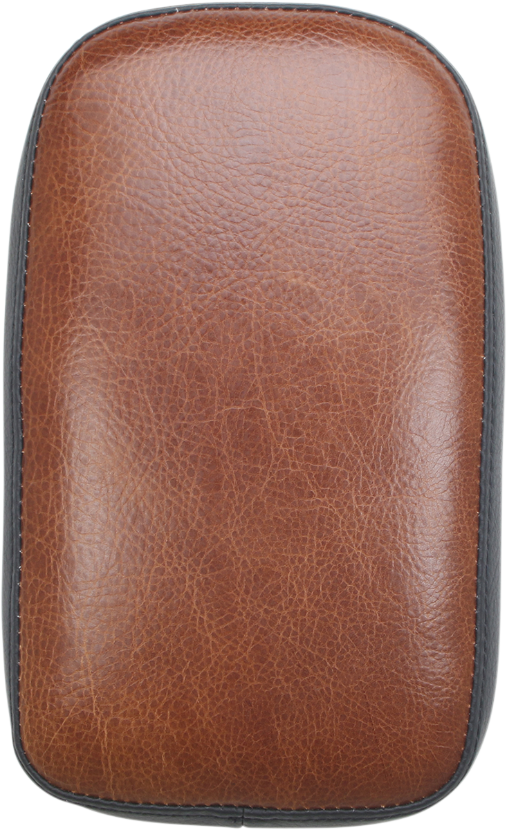 Bill's Exhausts SADDLEMEN Lariat Pad 6-inch seat with leather and stitching details, designed for motorcycle comfort.