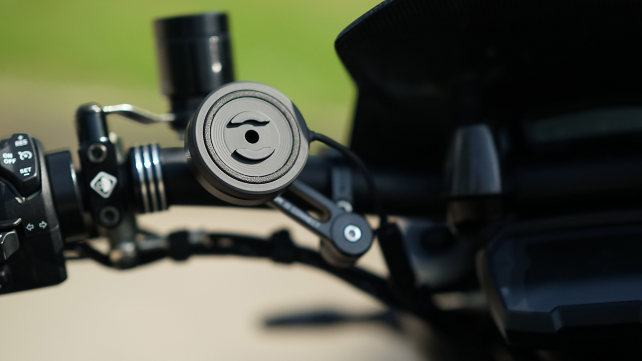 Chrome SP CONNECT Anti-Vibration Module SPC+ for phone mounts, designed to reduce vibrations and secure devices.