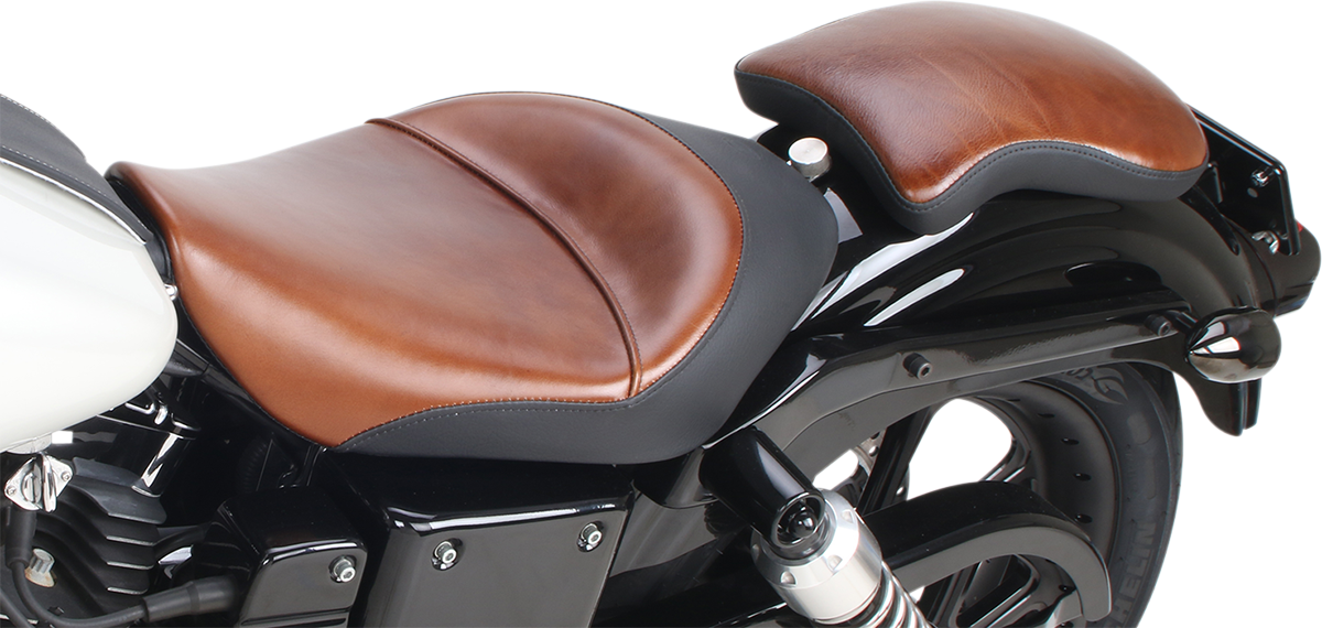 Contoured Lariat Pad for motorcycle seats by Saddlemens, featuring a 9-inch design for comfortable riding.