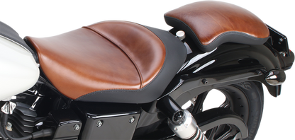 Contoured Lariat Pad for motorcycle seats by Saddlemens, featuring a 9-inch design for comfortable riding.