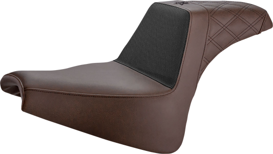 Front view of SADDLEMEN Unknown Industries motorcycle seat with carbon fiber and black gripper lumbar, rear lattice stitch, for FXFB 2018-2023