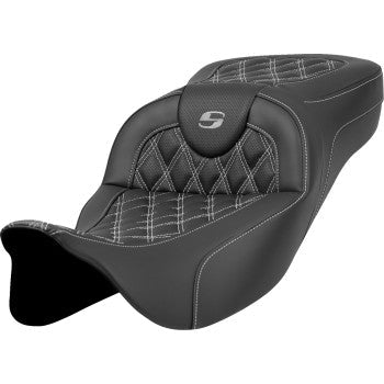 Bill's Exhausts SADDLEMEN Extended Reach Roadsofa™ seat with lattice stitch and silver stitching, without backrest, for FL 2008-2023.