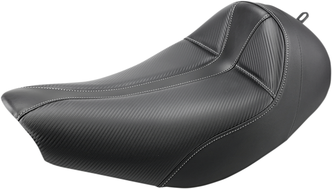 Black SADDLEMEN Dominator Solo Seat for Indian bikes 2014-2022, shown on a motorcycle, designed for comfort and style.