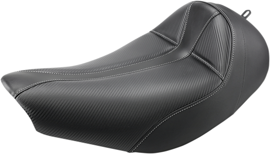 Black SADDLEMEN Dominator Solo Seat for Indian bikes 2014-2022, shown on a motorcycle, designed for comfort and style.