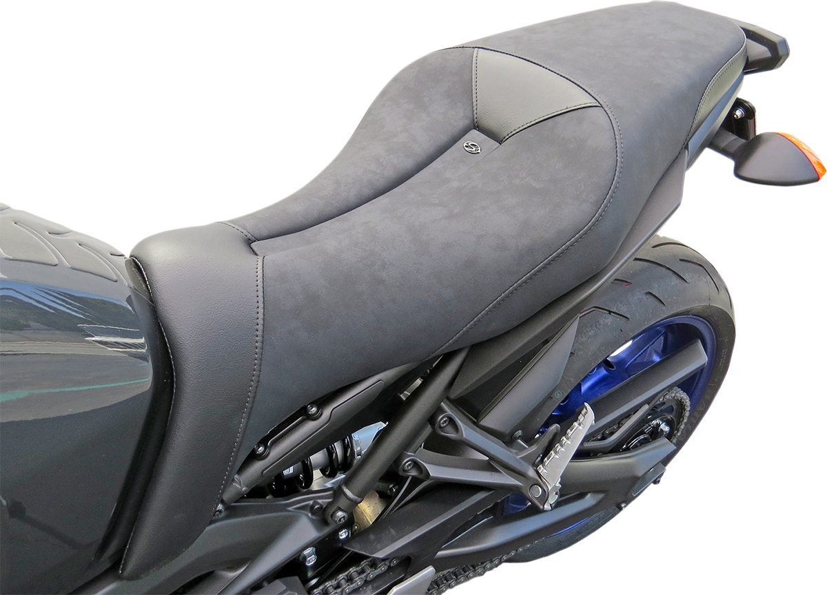 Black Saddlemens Gel Channel Sport Seat for FZ09/MT09 motorcycle, featuring a sporty design and ergonomic gel padding.