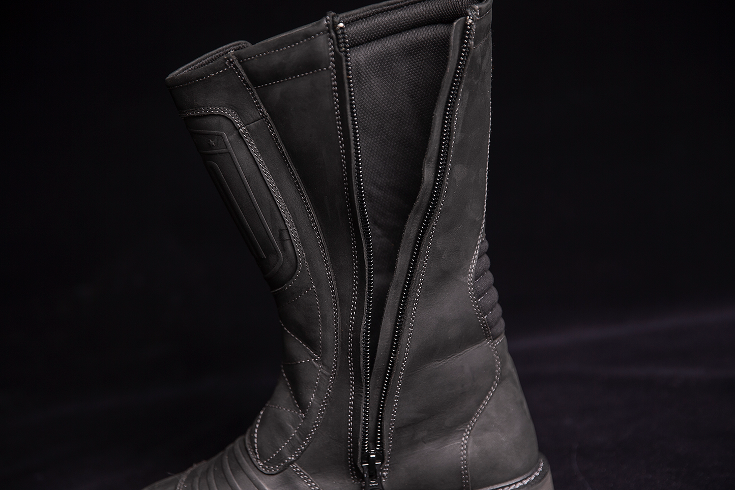 Black ICON Elsinore 2™ CE Boots in size 11, featuring sturdy design and durable construction by Bill's Exhausts.