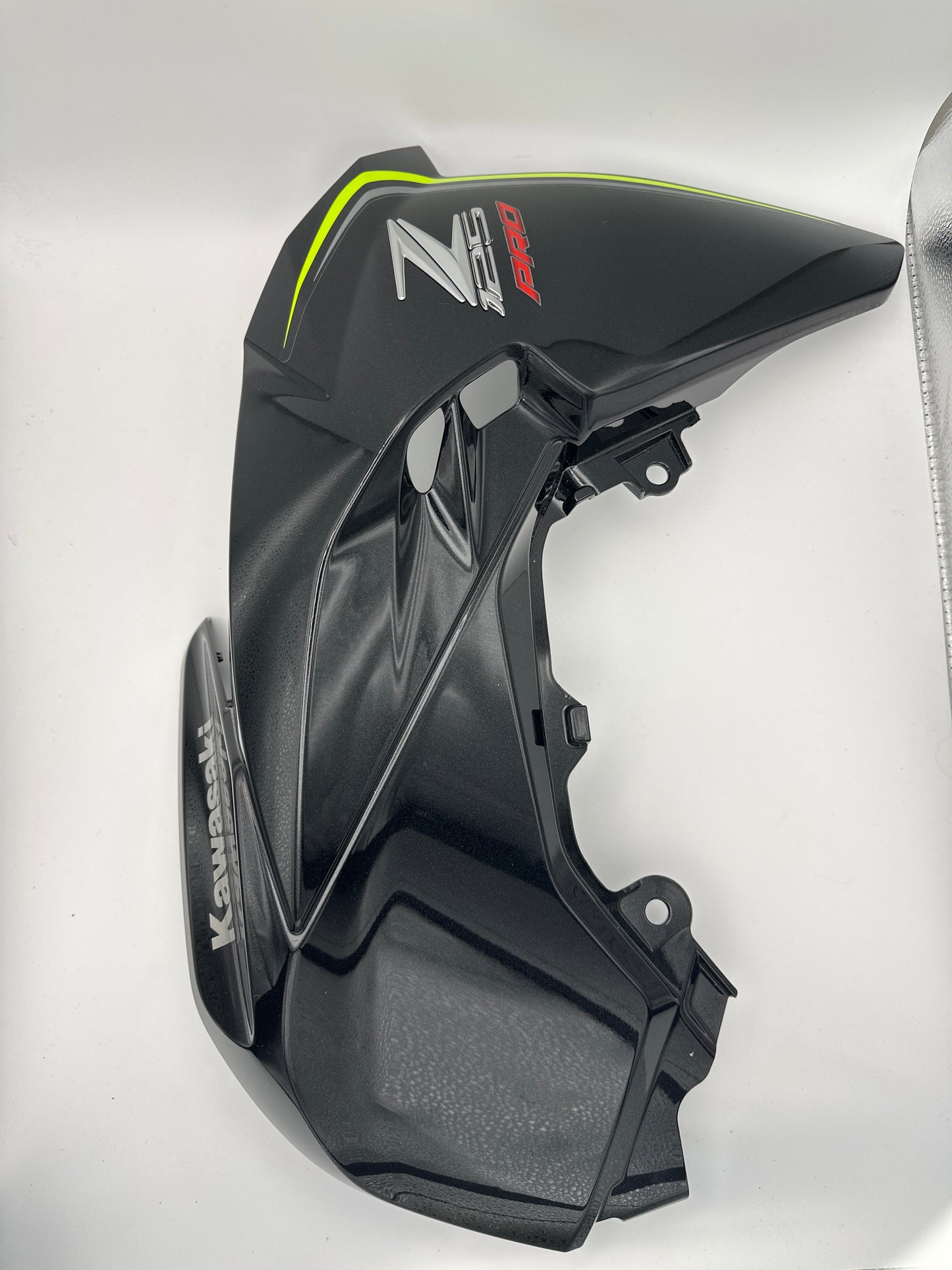 Kawasaki Z125 Tank Shrouds - Howling Moto