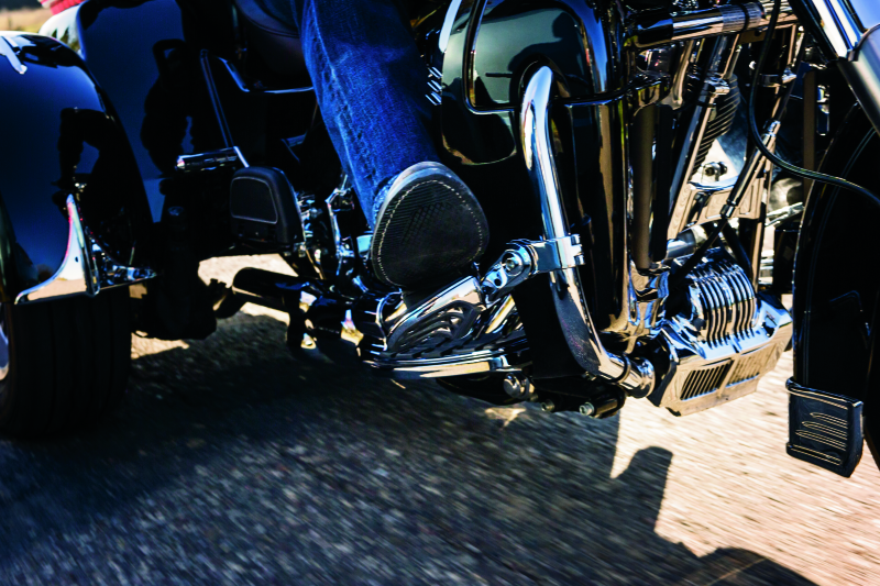 Kuryakyn, Kuryakyn Oil Cooler Cover 11-16 Touring Chrome for Harley Davidson