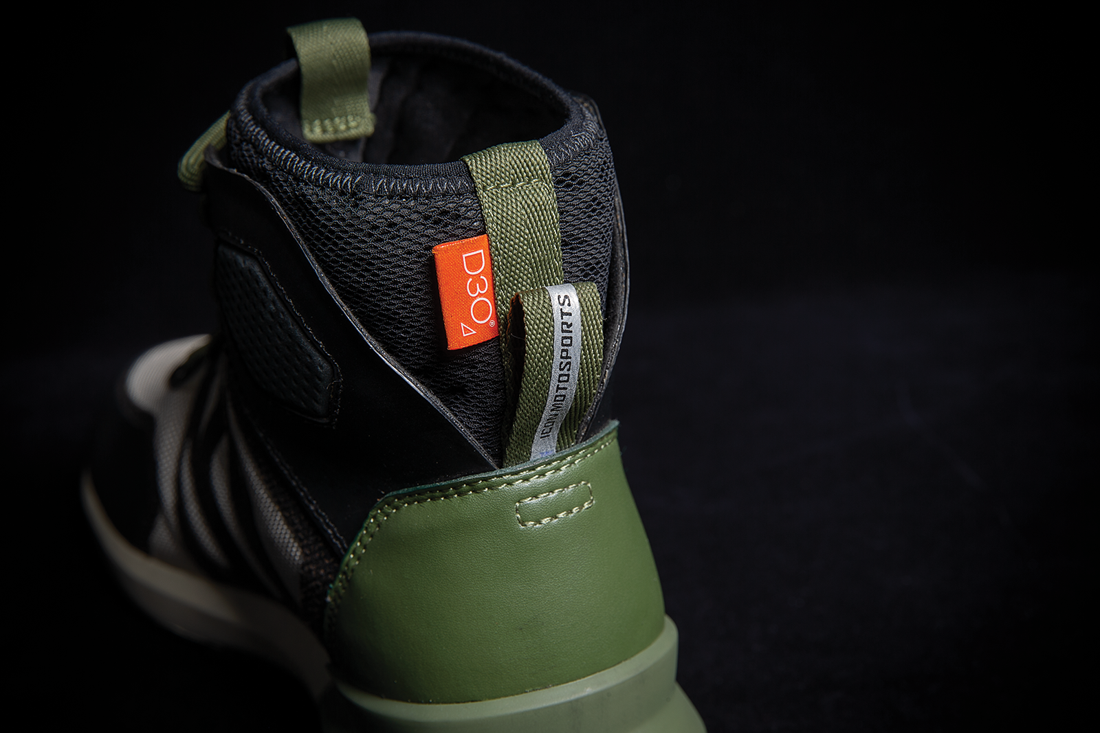 Bill's Exhausts ICON Hooligan Shoes in green, size 10, showcasing the stylish design and vibrant color of these casual shoes.