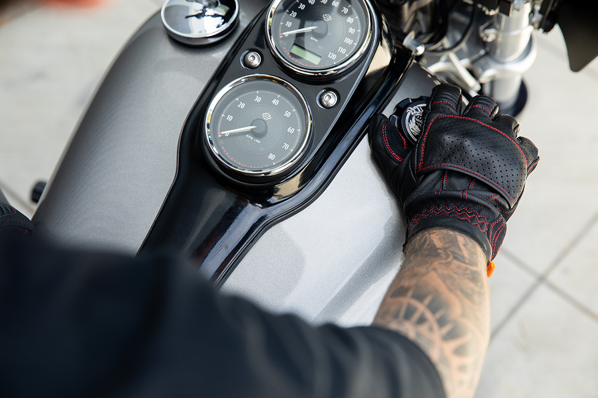 Red BILT WELL Borrego Gloves in XL size, featuring durable material and vibrant redline design, ideal for motorcycle riding.