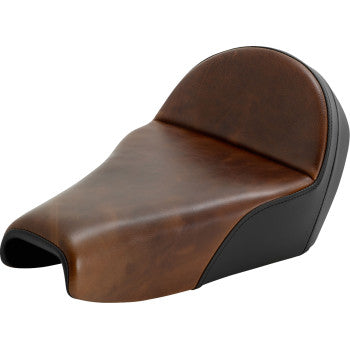 SADDLEMEN Lariat Solo Seat in distressed leather for 2004-2022 Harley XL motorcycles, featuring a sleek design and detailed craftsmanship