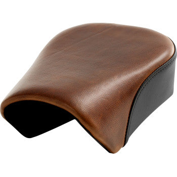 Saddlemens Pillion Pad Lariat XL seat for Harley Davidson '04-'22 motorcycles, featuring comfortable cushioning and stylish design.