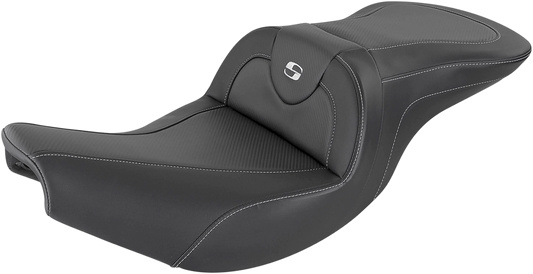 Bill's Exhausts SADDLEMEN heated roadsofa seat in black with carbon fiber finish, without backrest, designed for motorcycle comfort.