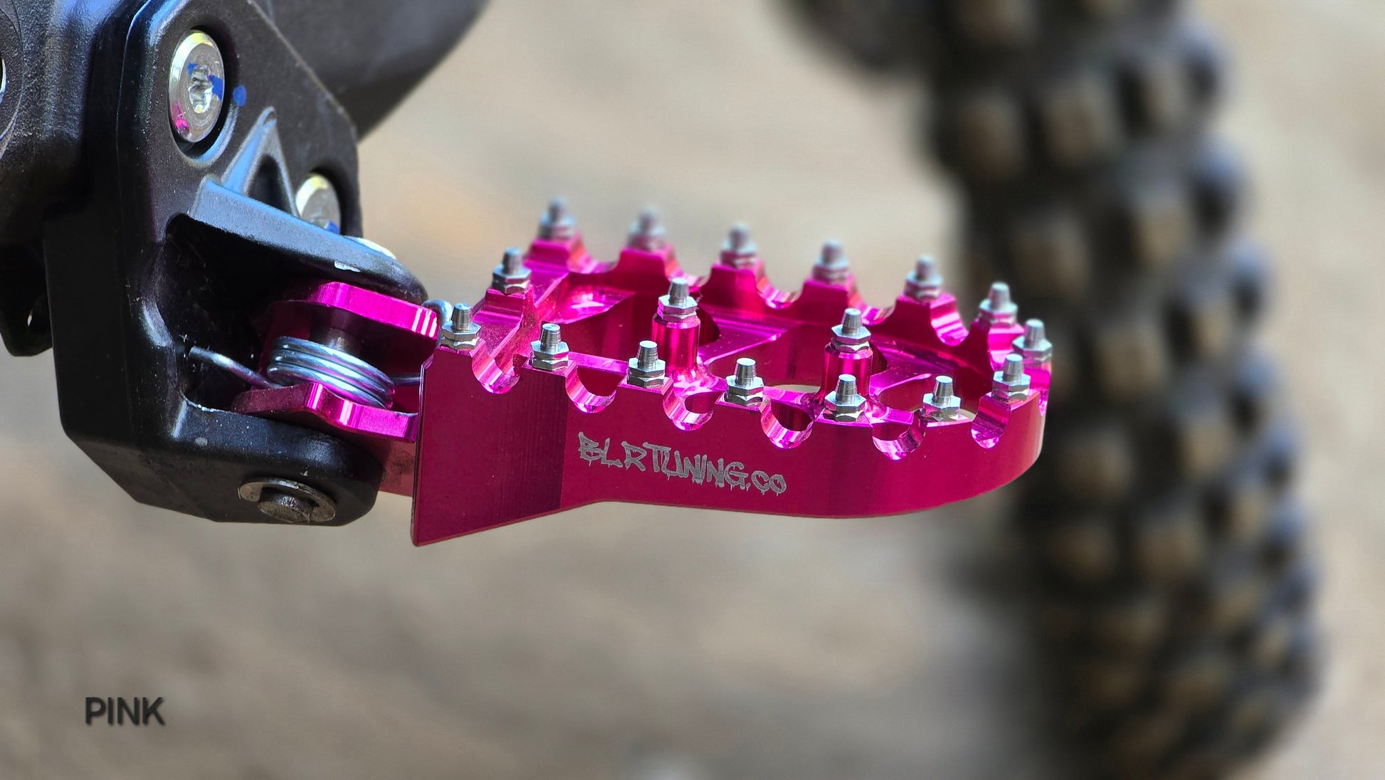 FOOT PEGS FOR RAWRR MANTIS X AND MANTIS X PRO BILLET ALUMINUM WITH STAINLESS STEEL TEETH BY BLR TUNING - Howling Moto