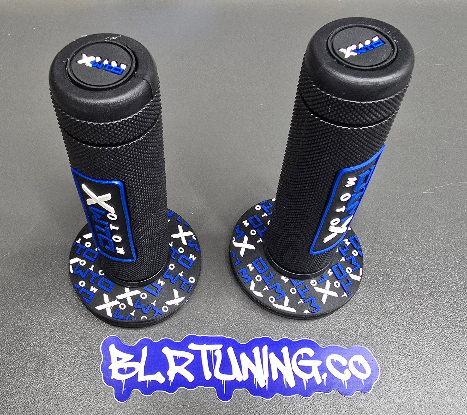 D1M MOTO X HAND GRIPS CLOSED END - FITS 7/8 BARS - FITS ELECTRIC DIRT BIKES - E-BIKES - DIRT BIKE - PIT BIKES - Howling Moto