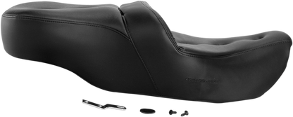 Black Saddlemens Pillow-Top Roadsofa Seat for FLH/FLT '99-'07, designed for Harley-Davidson touring motorcycles.