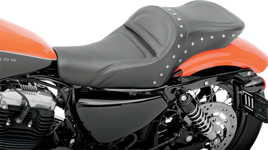 Bill's Exhausts SADDLEMEN Explorer Special XL motorcycle seat for 2004+ with 3.3-gallon tank, designed for comfort and style.