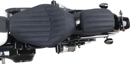 SADDLEMEN Knuckle Pad 7-inch seat cushion for motorcycle seats, featuring durable padding and sleek black design.