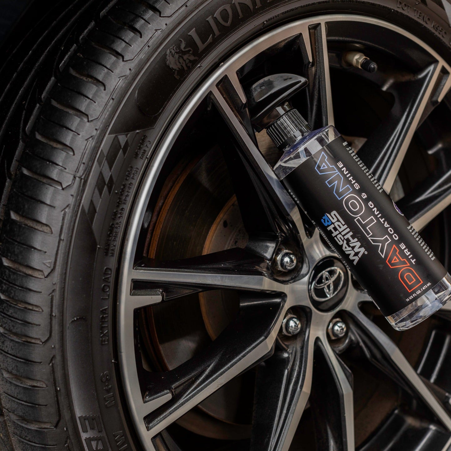 WASH&WHIPS Daytona Tire Coating & Shine - Howling Moto