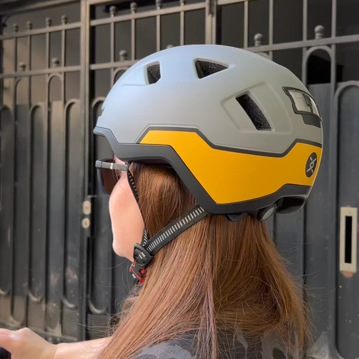 Gull | XNITO Helmet | E-Bike Helmet - Howling Moto