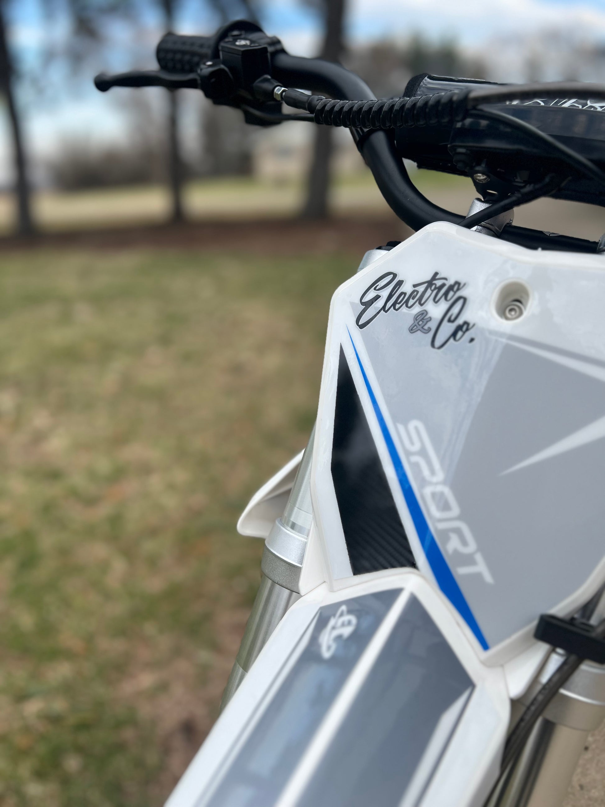 Electro & Co 2026 ETM RTR Sport electric trail bike with 8000W motor, off-road capable e-moto designed for high-speed performance.