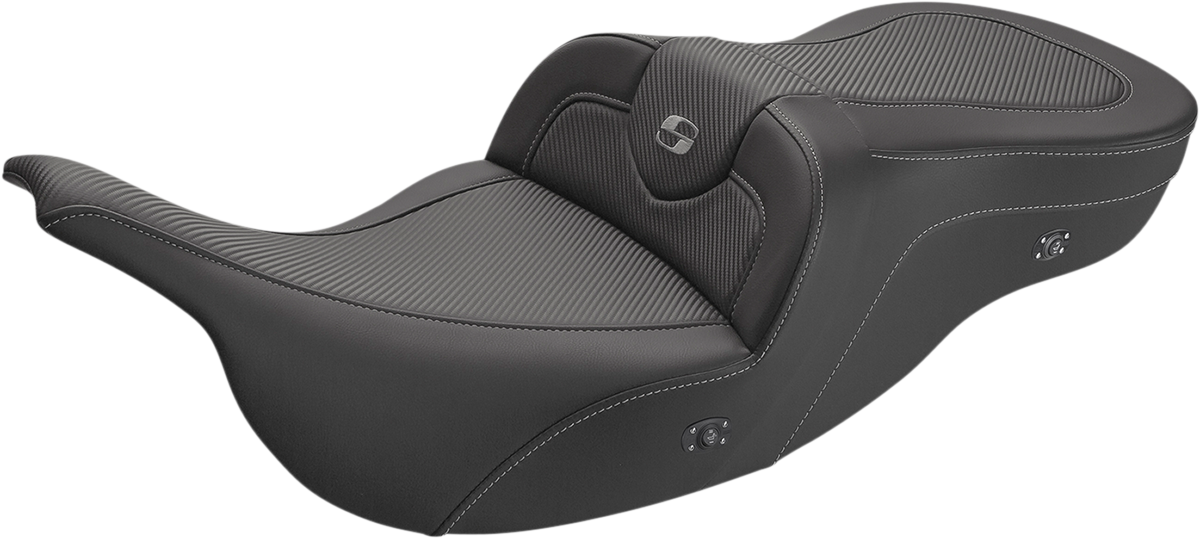 Bill's Exhausts SADDLEMEN Heated Roadsofa Seat in carbon fiber with ergonomic design for motorcycle comfort and style.