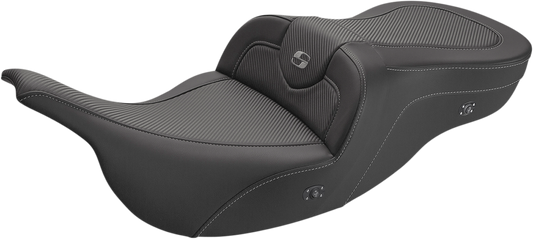 Bill's Exhausts SADDLEMEN Heated Roadsofa Seat in carbon fiber with ergonomic design for motorcycle comfort and style.