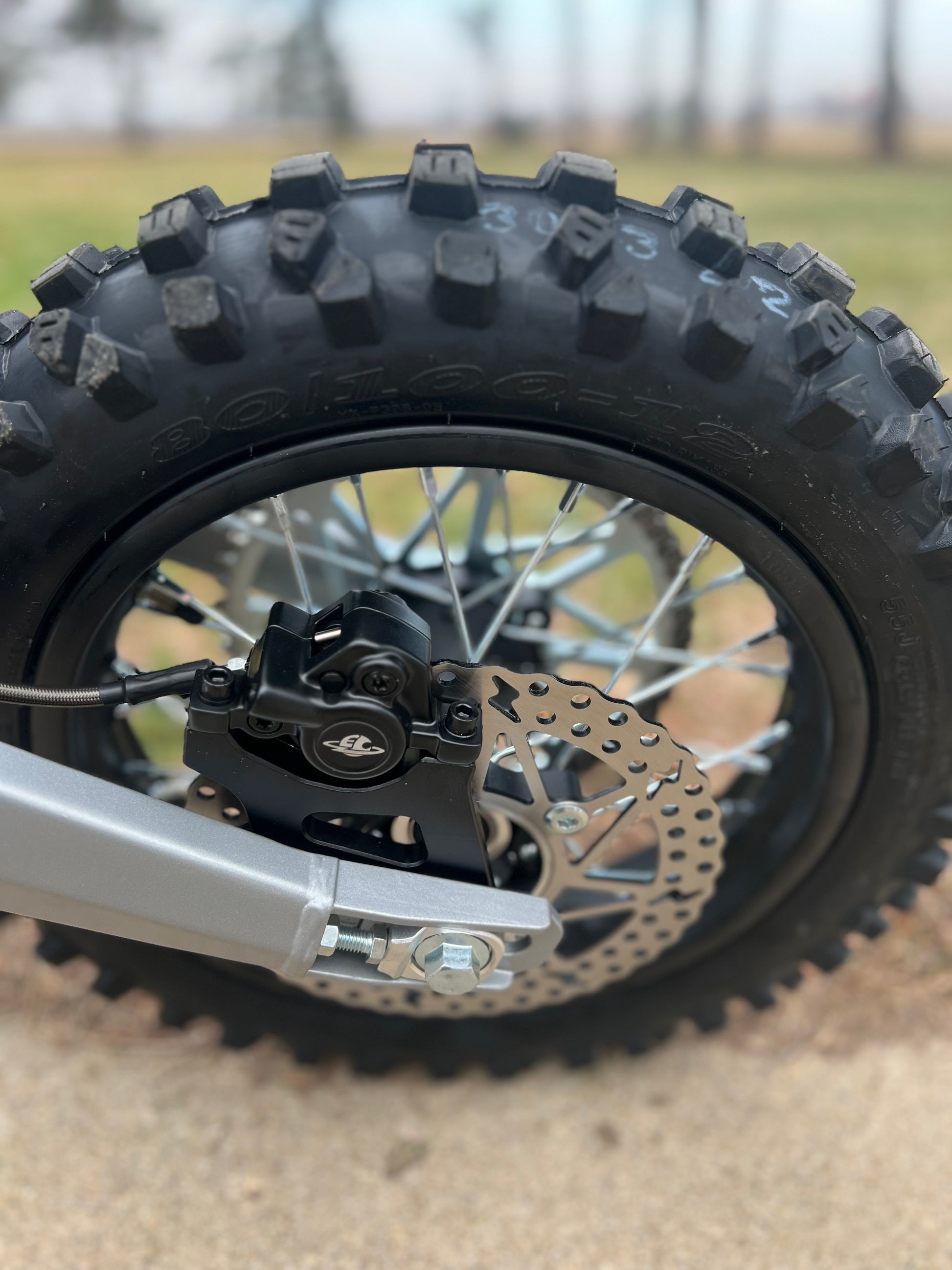 Electro & Co 2026 ETM RTR Sport electric trail bike with 8000W motor, off-road tires, and sporty design for high-speed outdoor riding.