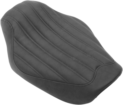 Black SADDLEMEN Knuckle Solo Seat with ribbed design for FXD '04-'05 motorcycles, showcasing the seat's textured surface and shape.