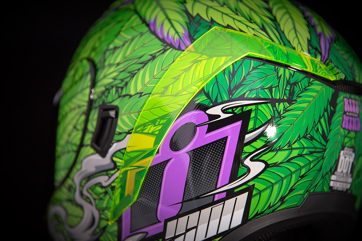 Bill's Exhausts ICON Airform™ Helmet Ritemind Glow™ green 2XL, lightweight motorcycle helmet with vibrant glow design.
