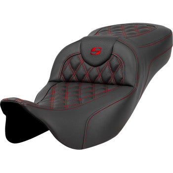 Bill's Exhausts SADDLEMEN Extended Reach Roadsofa™ seat with lattice stitch and red stitching, without backrest, for FL 2008-2023.