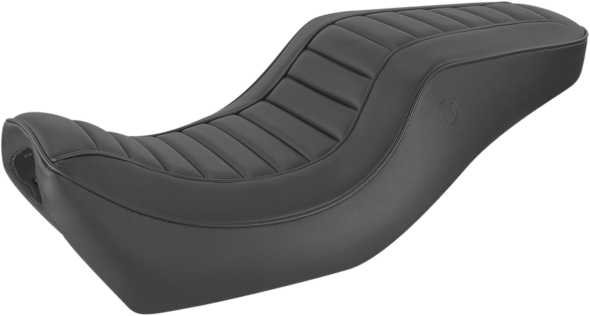 Saddlemens Hog Killers Street seat by Bill's Exhausts, featuring black leather upholstery and detailed stitching for Harley Davidson motorcycles.