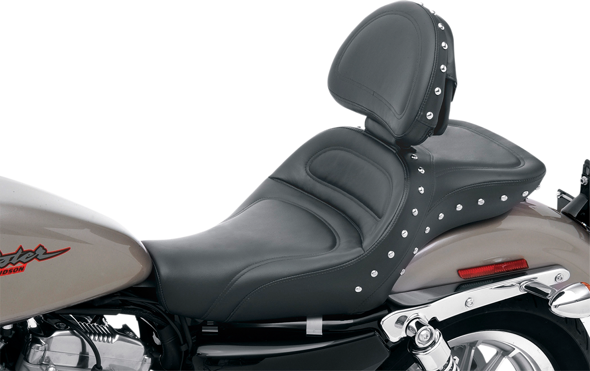 SADDLEMEN Explorer Special Seat with backrest for XL motorcycles, showing the black cushioned seat and supportive backrest.