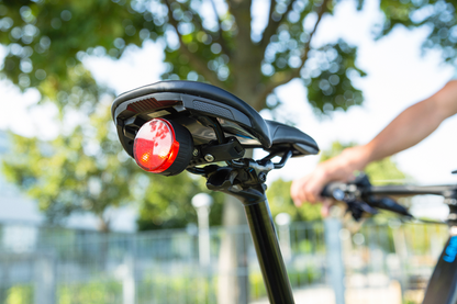 SP CONNECT All-Round LED Safety Light - Red - 100 lm 53146 - Howling Moto