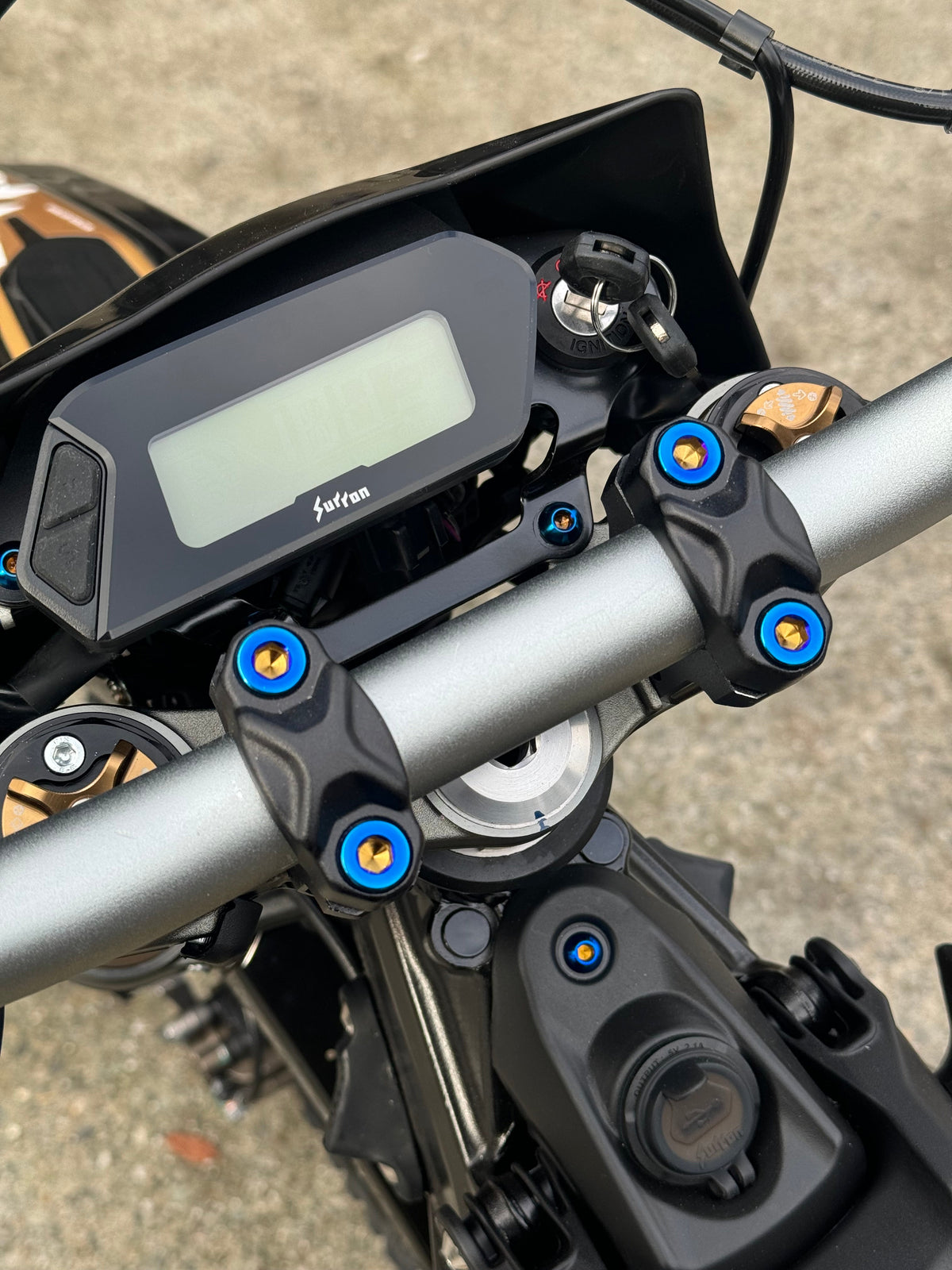Ultra bee titanium direct mount bolts