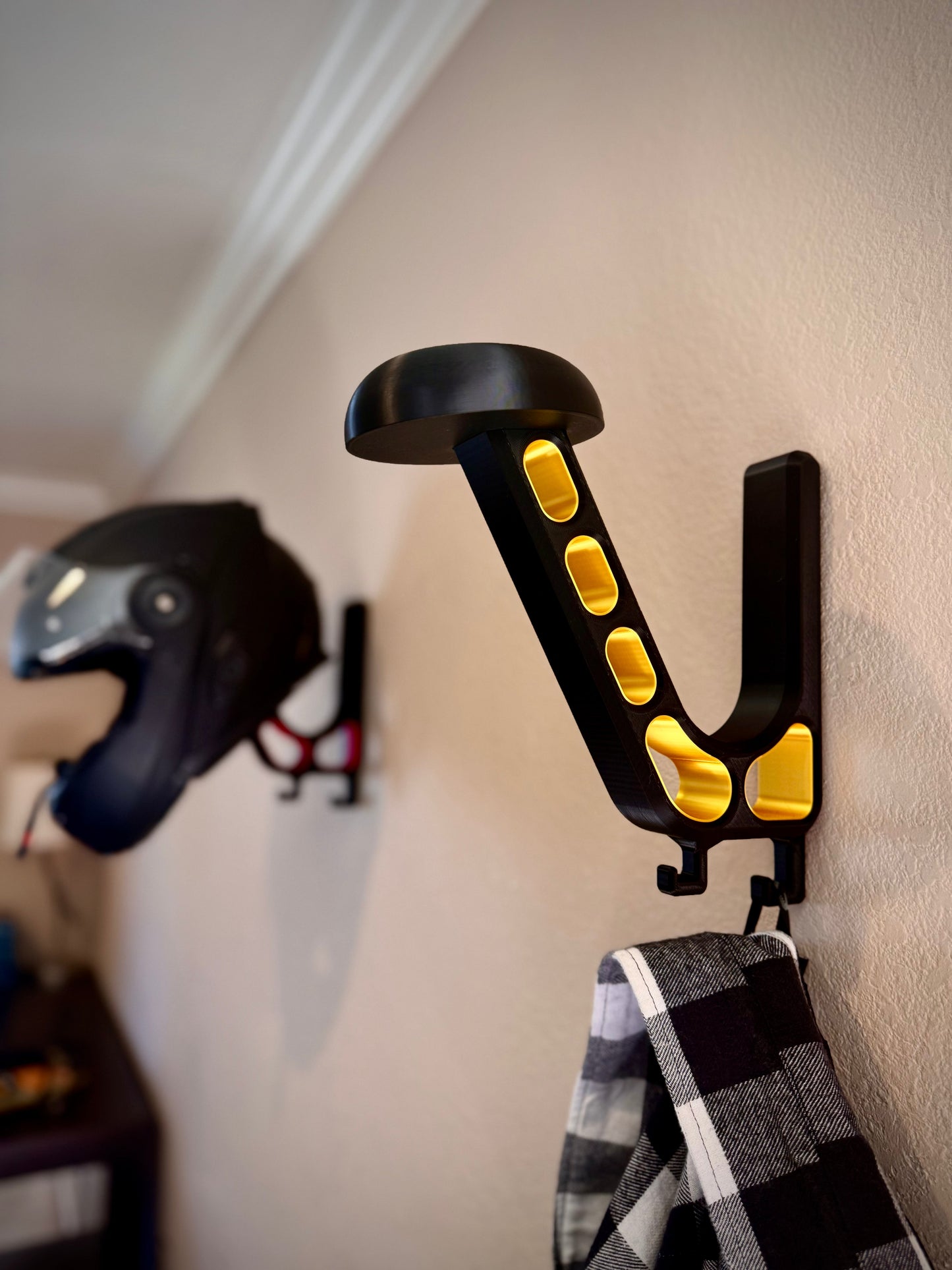 Motorcycle Helmet Wall Mount - Howling Moto